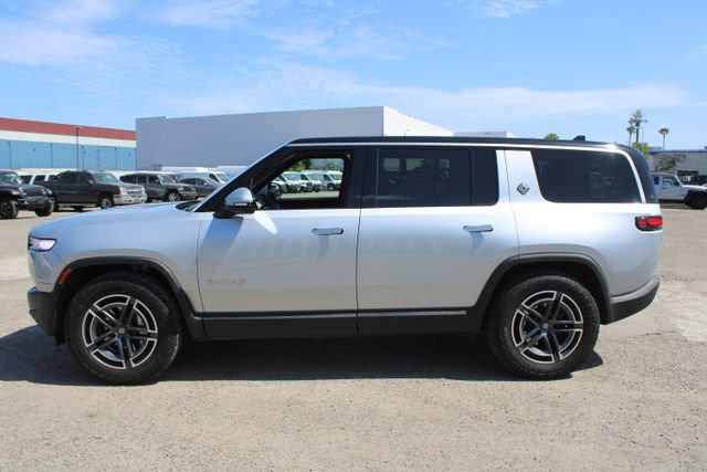 Used 2025 Rivian R1S Adventure AWD/4WD image 9