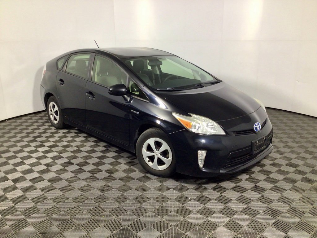 Used 2015 Toyota Prius Four image 3