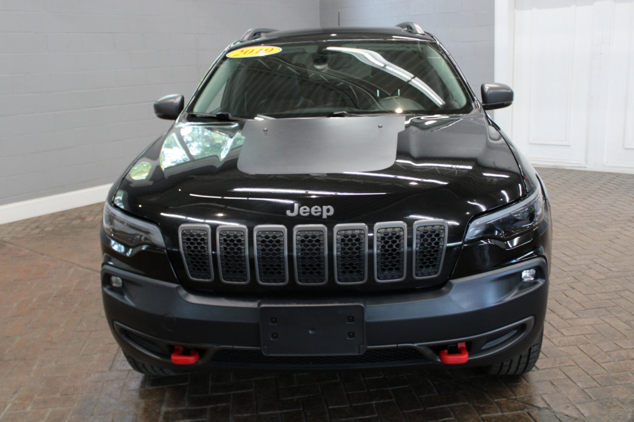Used 2019 Jeep Cherokee Trailhawk w/ Comfort & Convenience Group image 2