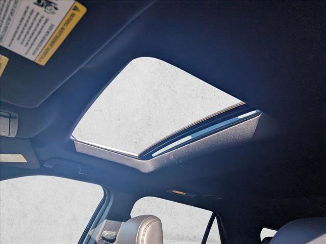 Used 2017 Ford Explorer XLT w/ Equipment Group 202A image 24