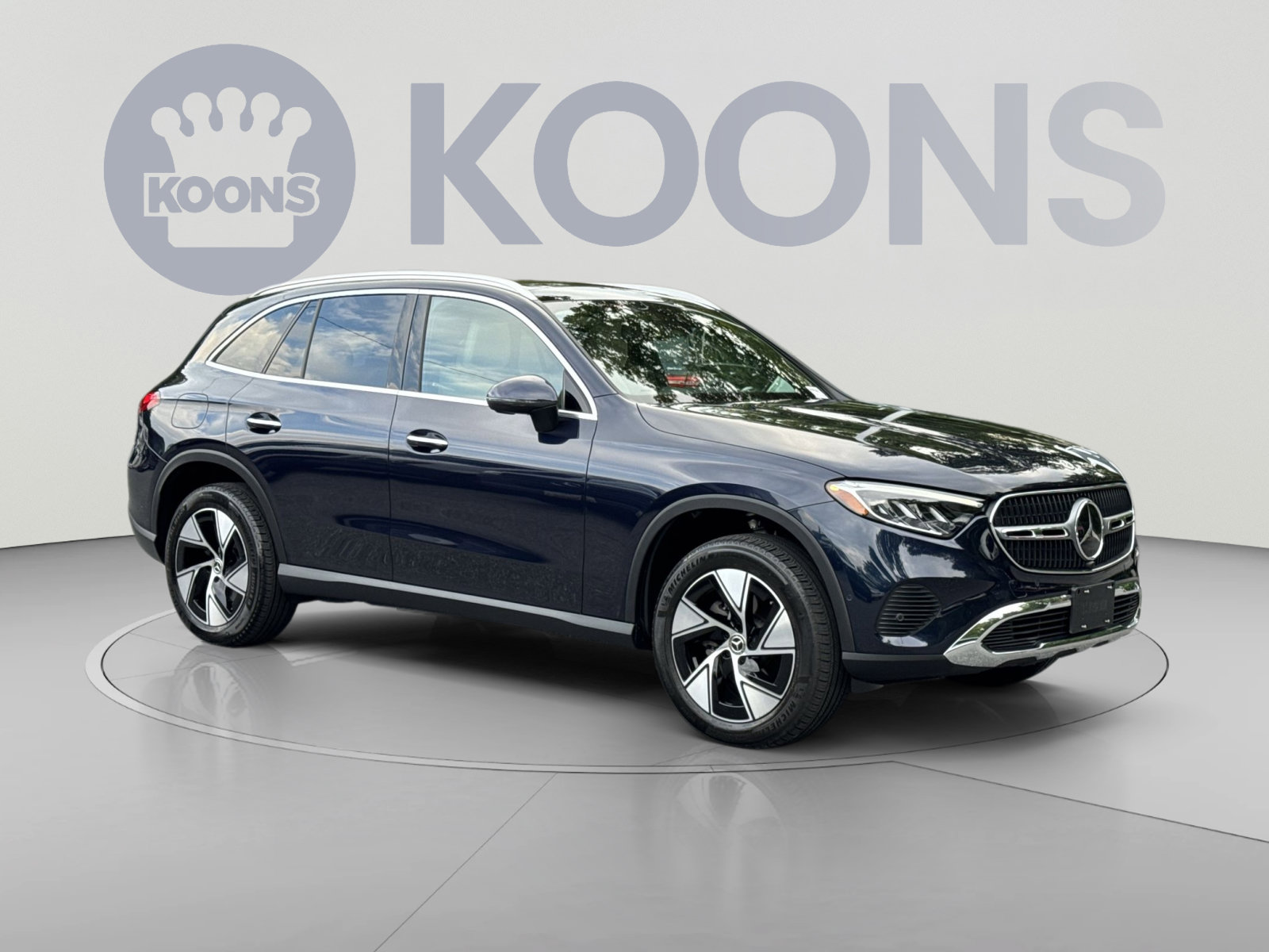 Used 2023 Mercedes-Benz GLC 300 4MATIC image 2
