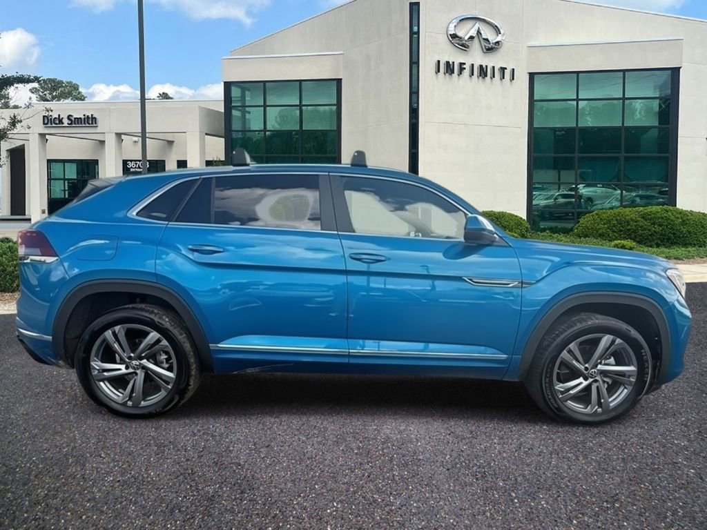 Used 2024 Volkswagen Atlas Cross Sport SEL R-Line image 2