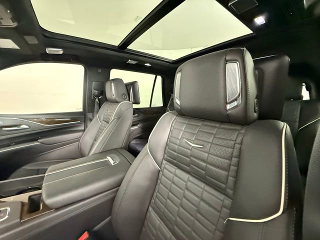 Certified 2024 Cadillac Escalade Sport Platinum w/ LPO, ONYX Package image 5