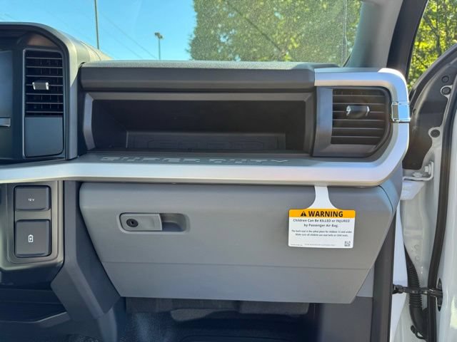 Used 2025 Ford F550 2WD Regular Cab Super Duty w/ XL Chrome Package image 16