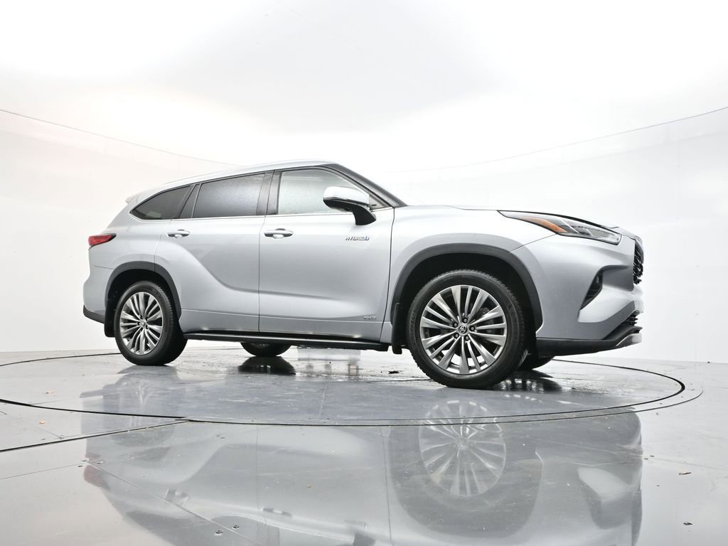 Used 2020 Toyota Highlander Platinum image 30
