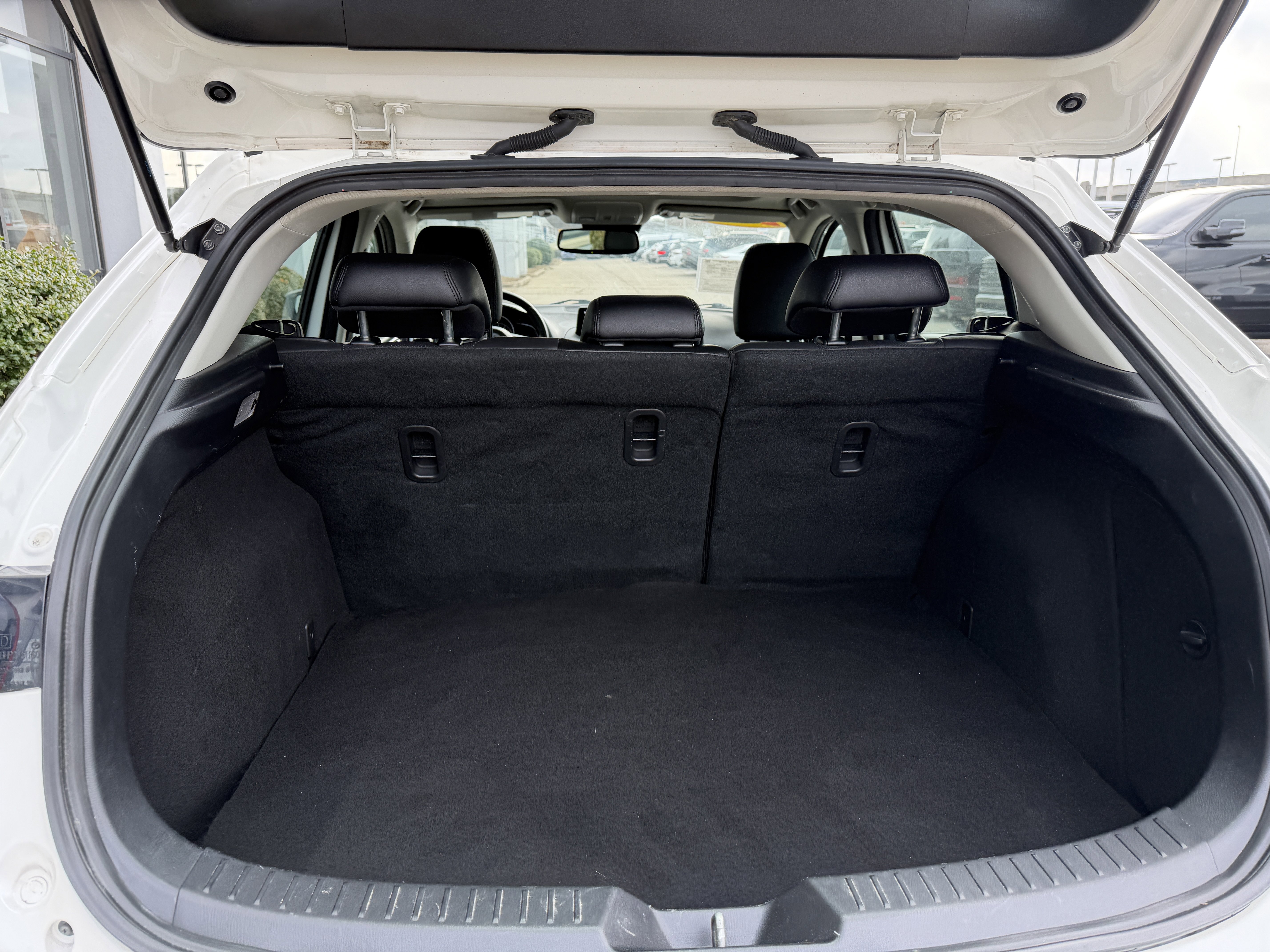 Used 2018 MAZDA MAZDA3 Grand Touring w/ Premium Equipment Package image 12