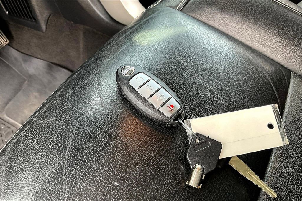 Used 2018 Nissan Titan PRO-4X w/ Pro-4x Convenience Package image 38