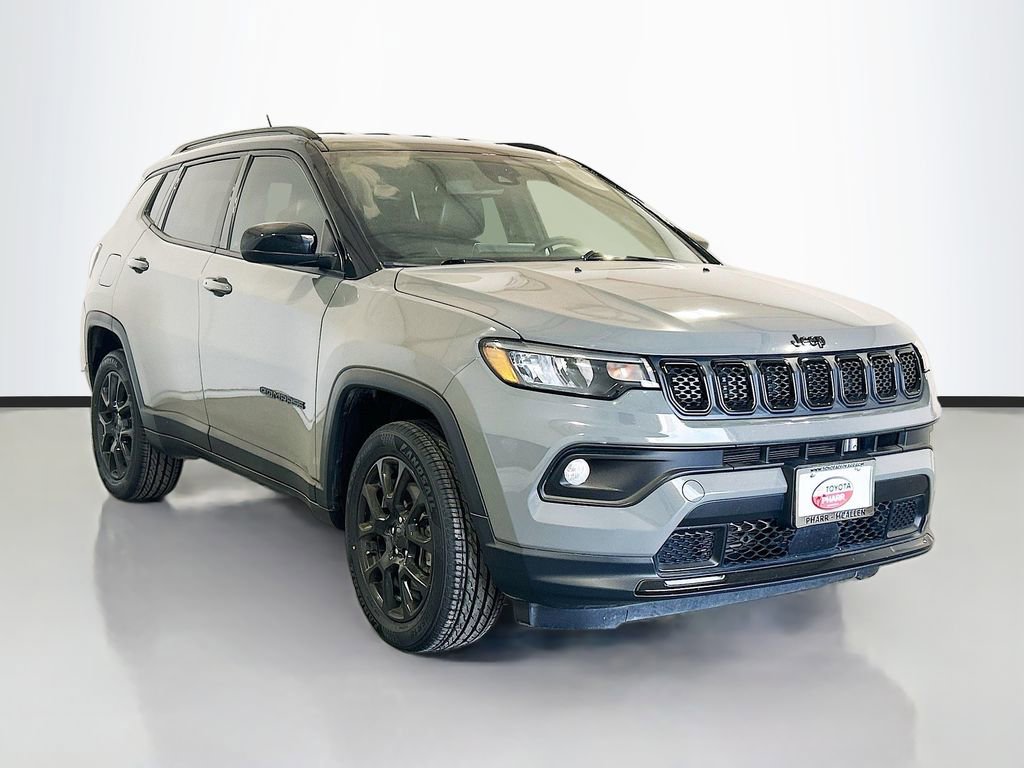 Used 2023 Jeep Compass Altitude image 3