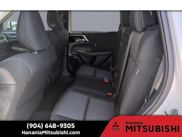 Used 2025 Mitsubishi Outlander ES image 14