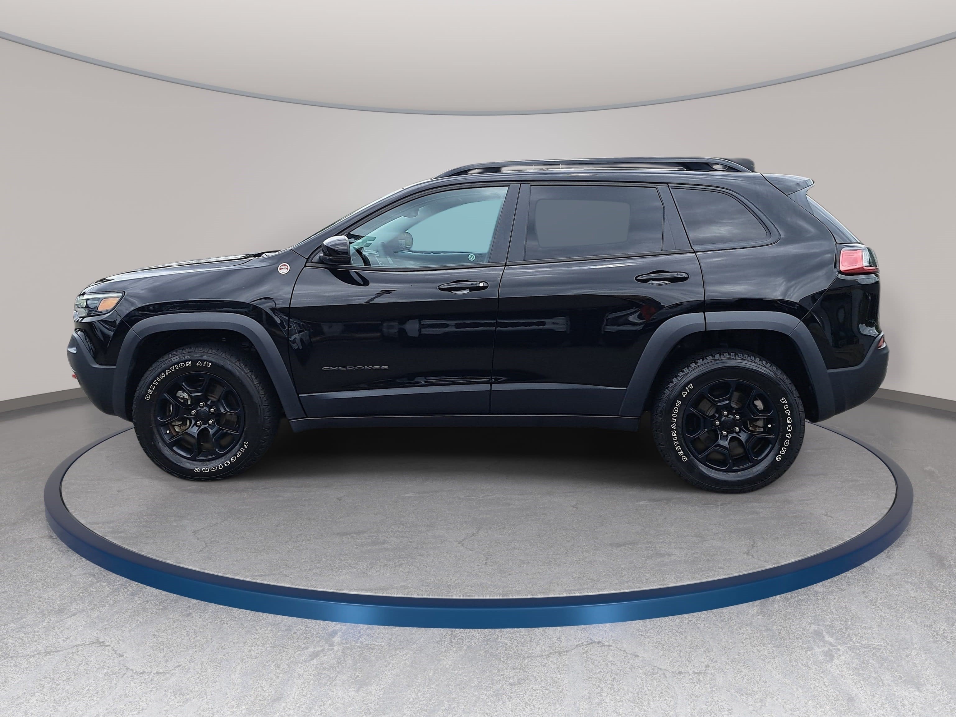 Used 2022 Jeep Cherokee Trailhawk w/ Sun, Sound & Nav Group AWD/4WD image 8