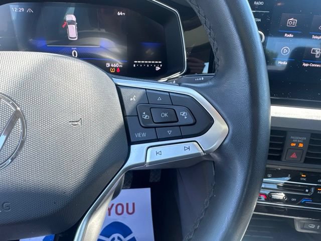 Used 2025 Volkswagen Jetta SE FWD image 18