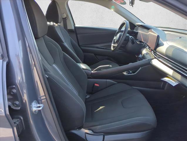 Used 2024 Hyundai Elantra SEL image 21