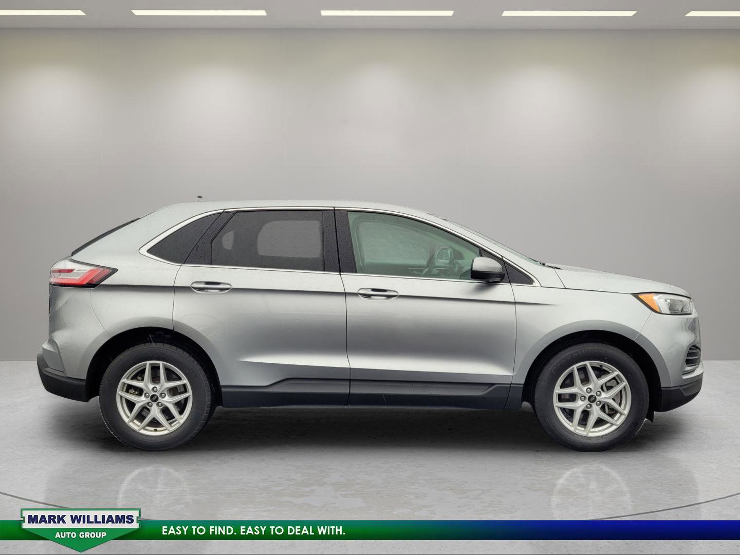 Used 2024 Ford Edge SEL image 2