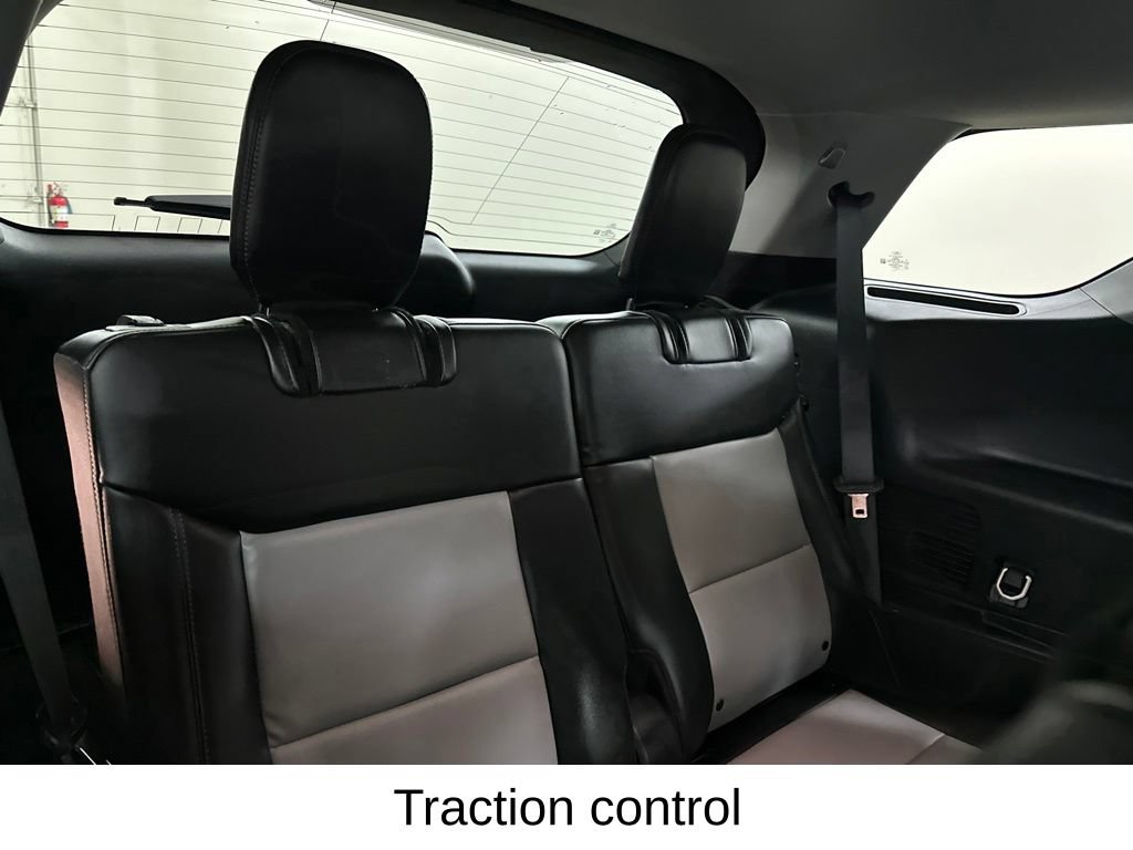Used 2024 Ford Explorer XLT w/ Equipment Group 202A AWD/4WD image 31