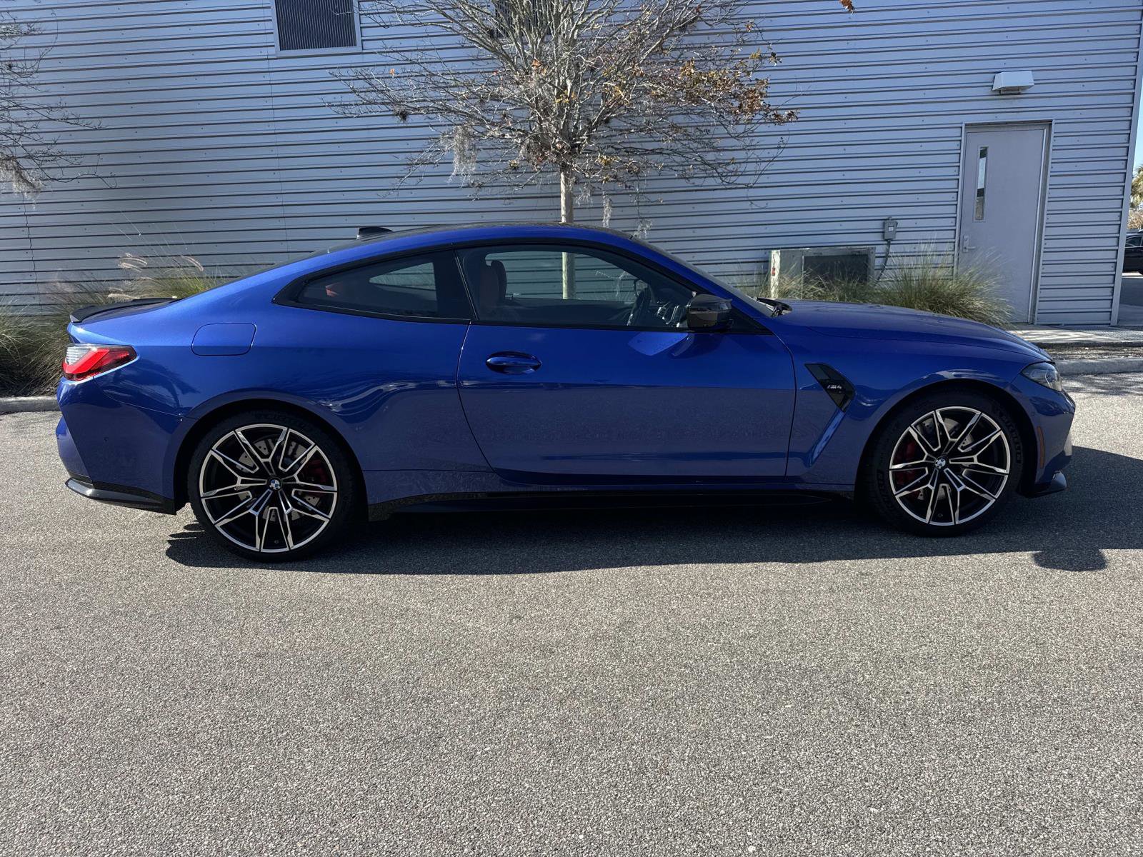 Used 2023 BMW M4 Coupe w/ M Carbon Exterior Package image 5