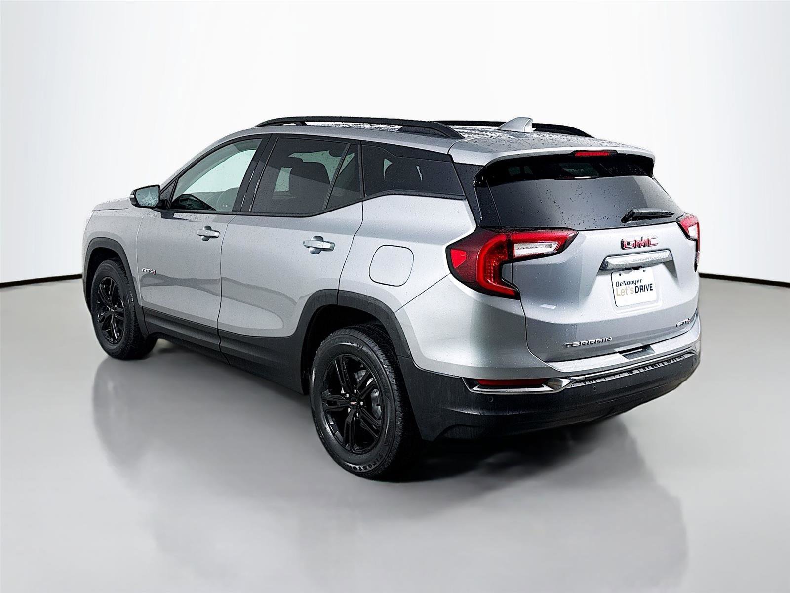 Used 2024 GMC Terrain AT4 w/ Infotainment Package II image 7