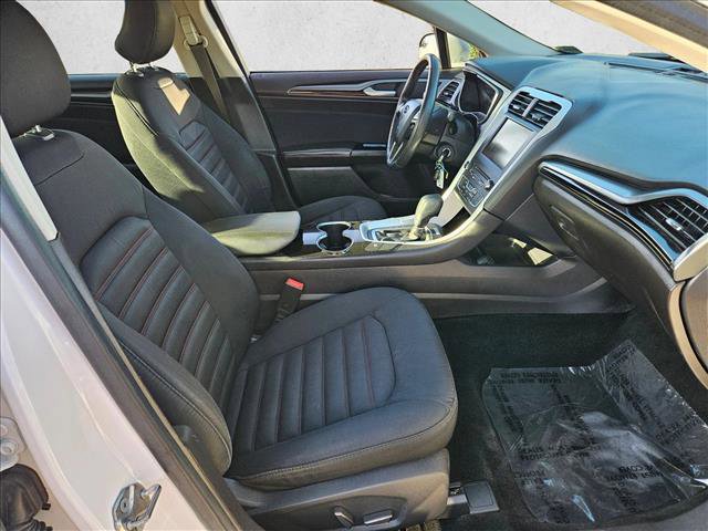 Used 2016 Ford Fusion SE FWD image 24