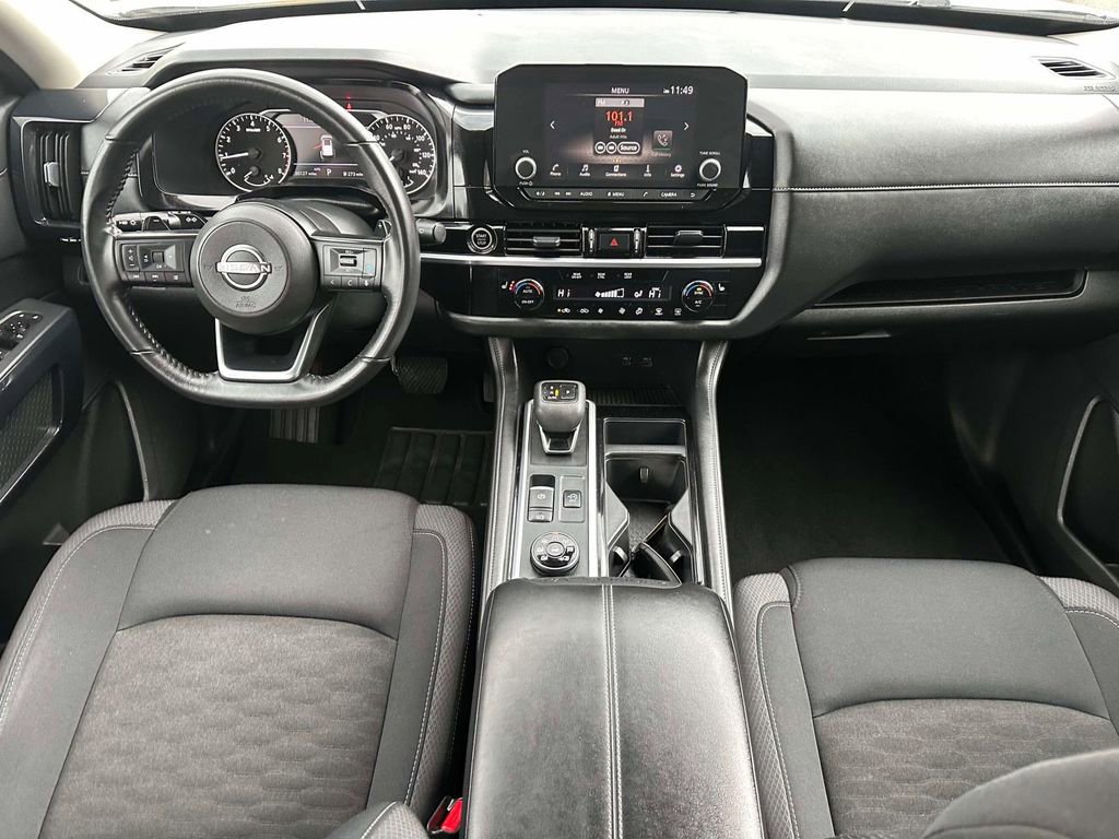 Used 2024 Nissan Pathfinder SV AWD/4WD image 13
