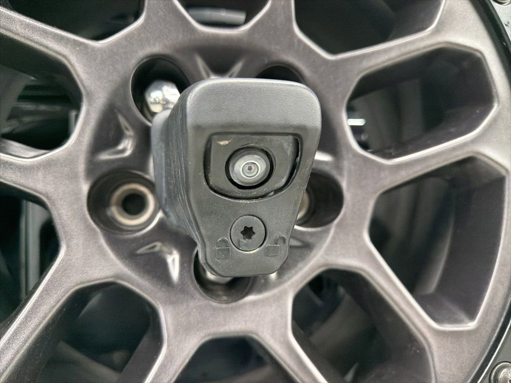 Used 2023 Jeep Wrangler Unlimited Sport AWD/4WD image 7