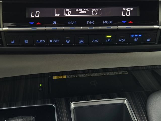 Certified 2021 Toyota Sienna Limited FWD image 18
