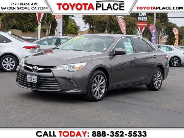 Used 2017 Toyota Camry XLE FWD image 1