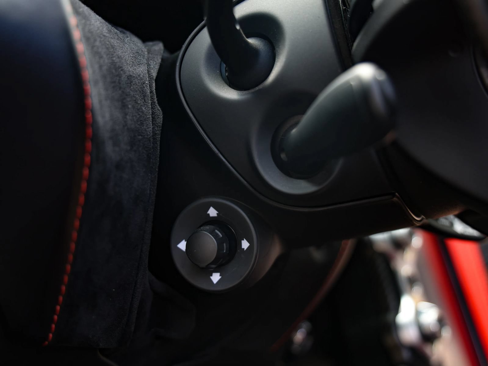 Used 2020 McLaren 720S Spider RWD image 39