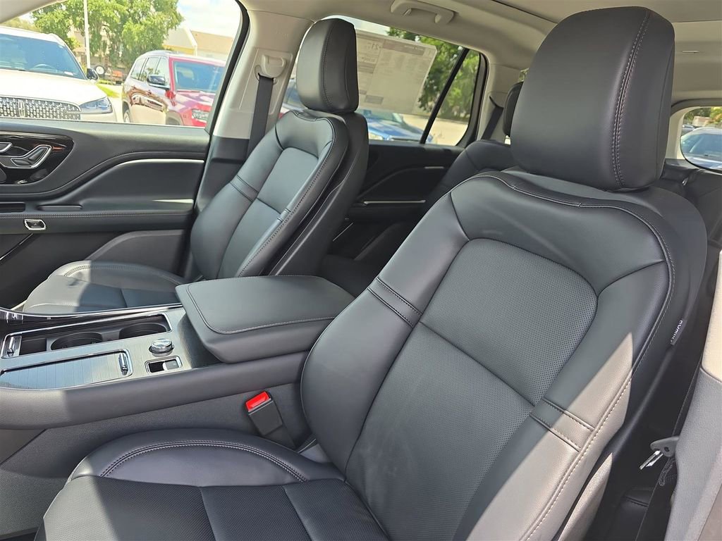 New 2025 Lincoln Aviator 2WD w/ Equipment Group 101A image 18