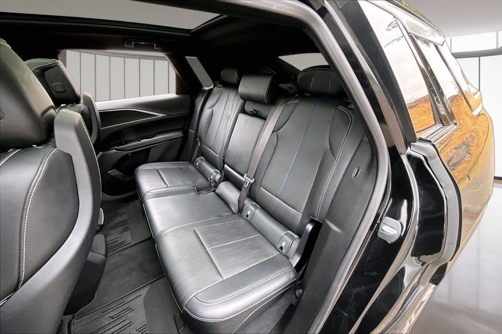 Certified 2024 Cadillac Lyriq Luxury RWD image 28