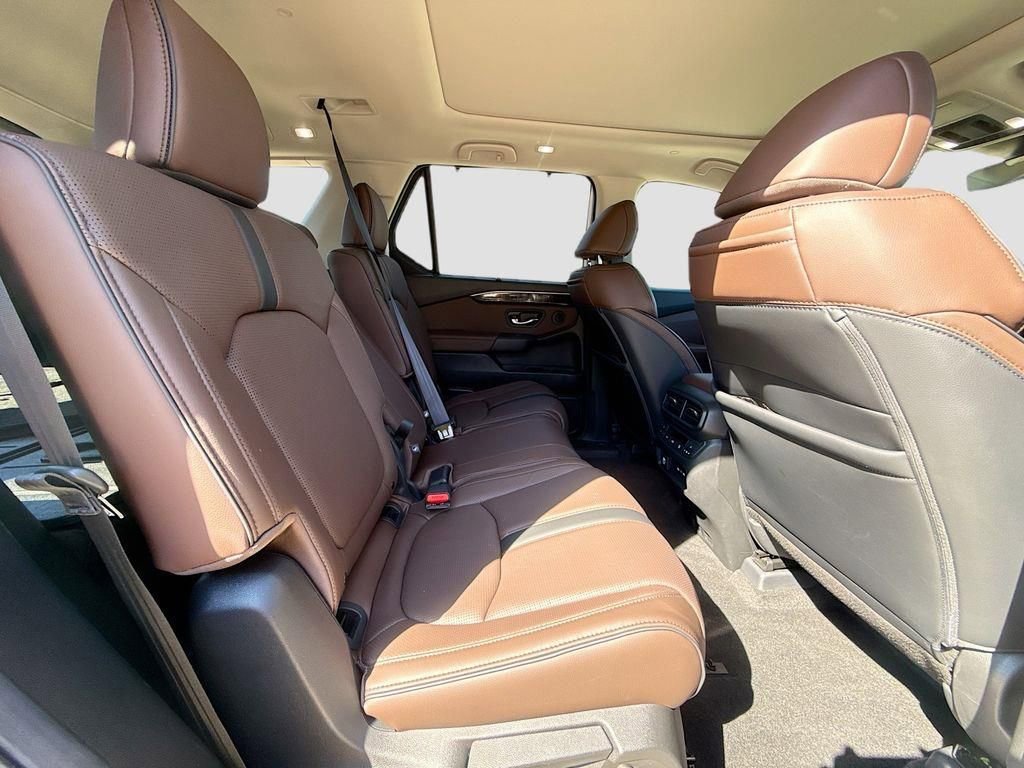 Used 2025 Honda Pilot Elite image 29