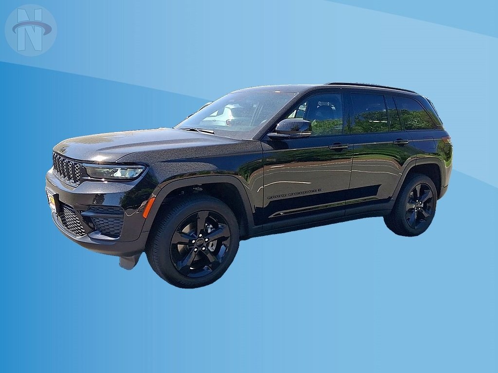 Used 2024 Jeep Grand Cherokee Altitude AWD/4WD image 4