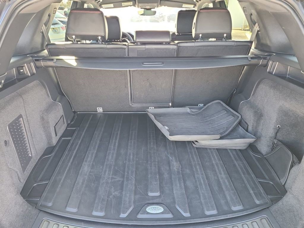 Used 2020 Land Rover Discovery Sport SE R-Dynamic image 19