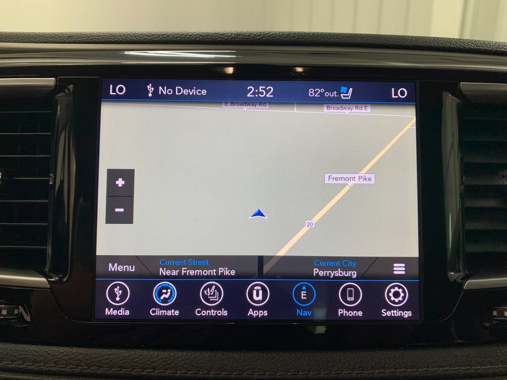 Used 2019 Chrysler Pacifica Limited FWD image 9