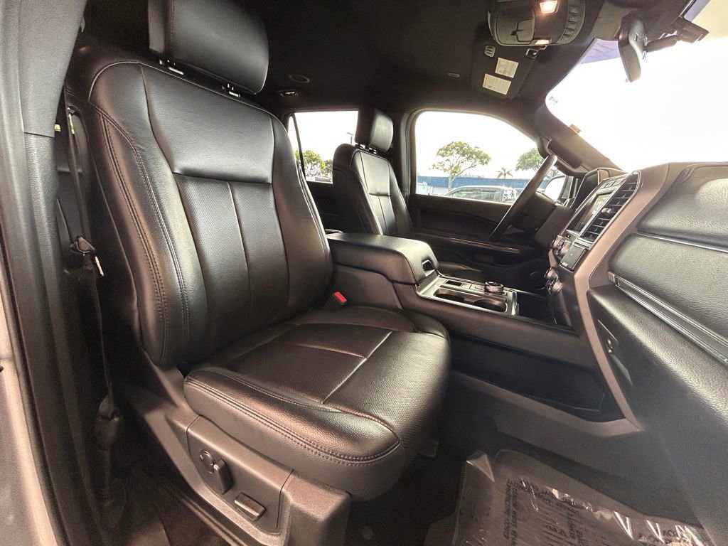 Used 2020 Ford Expedition XLT w/ Equipment Group 202A RWD image 26