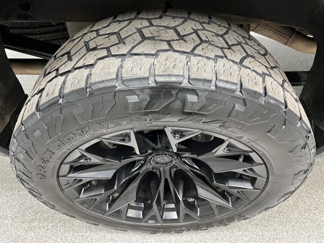 Used 2024 GMC Sierra 1500 AT4 w/ Technology Package image 16