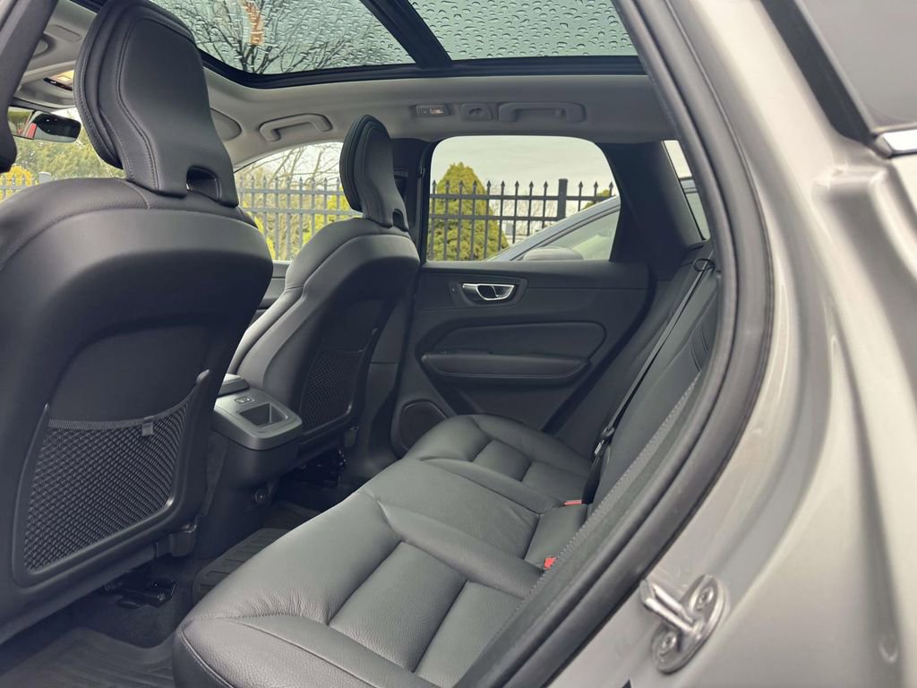 Certified 2023 Volvo XC60 B5 Plus w/ Climate Package image 8