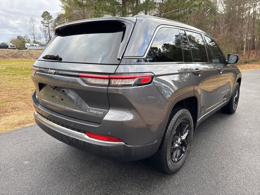 Used 2023 Jeep Grand Cherokee Laredo image 8