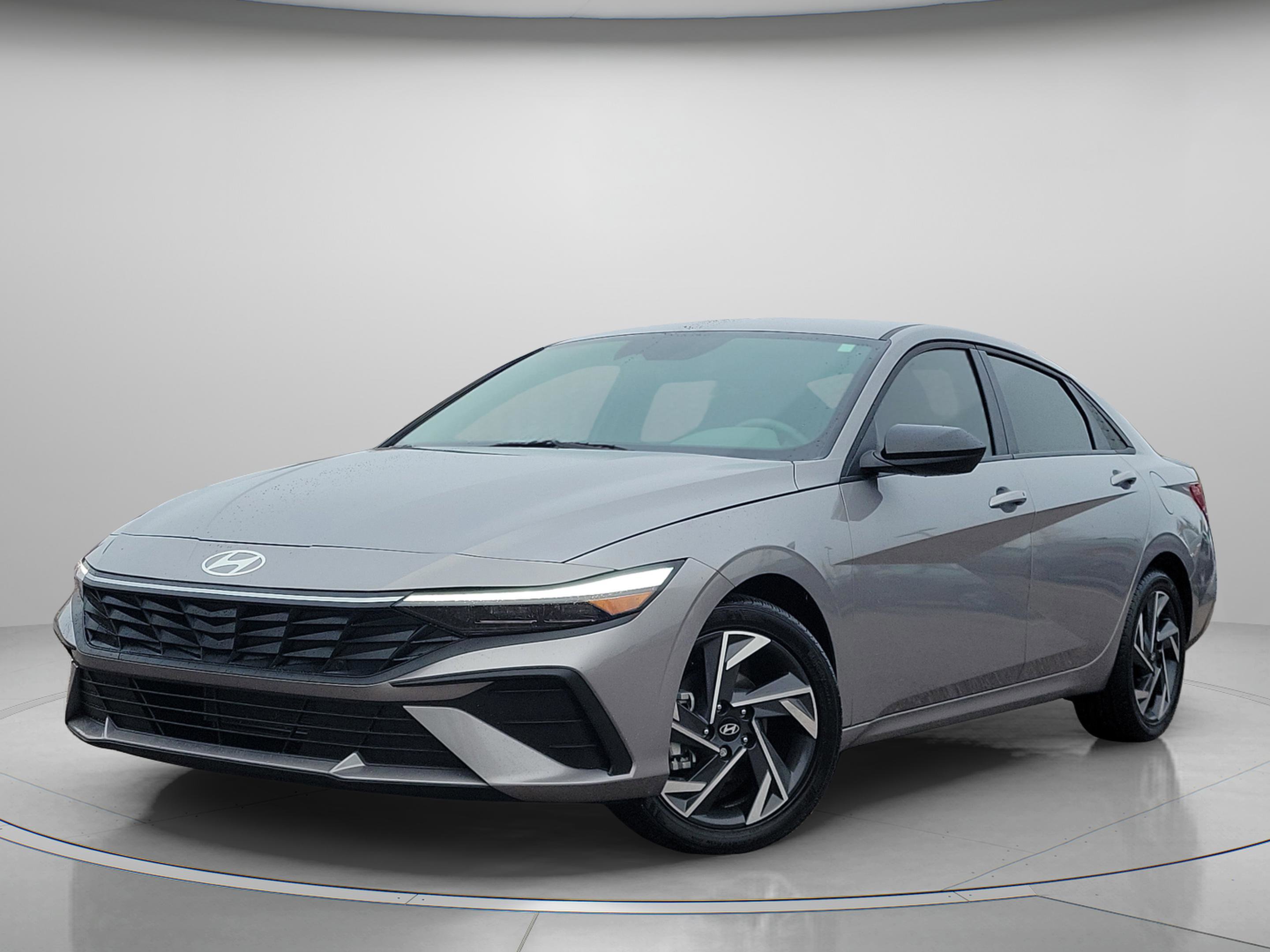 Certified 2025 Hyundai Elantra Sport image 2