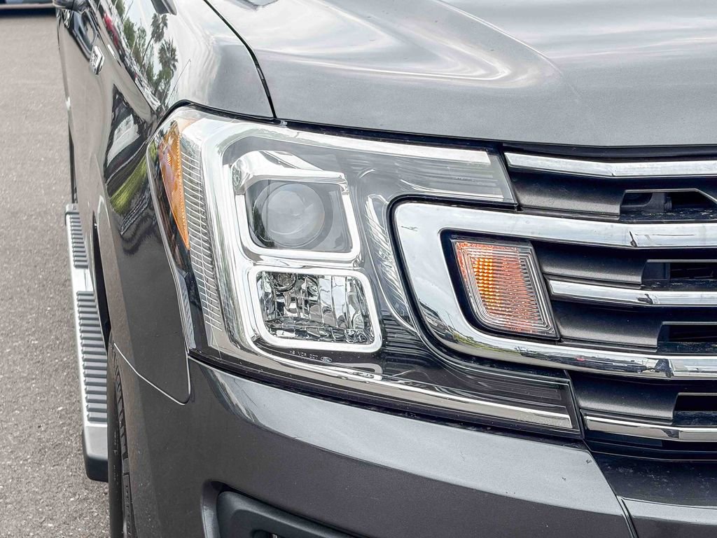 Used 2021 Ford Expedition Max XLT image 7