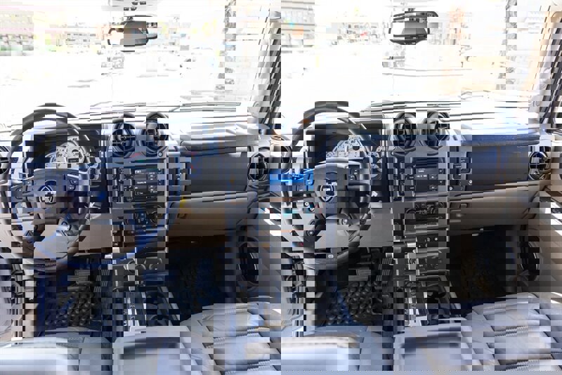 Used 2004 HUMMER H2 w/ Preferred Equipment Group image 12