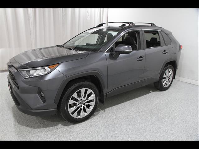 Used 2020 Toyota RAV4 XLE Premium image 3