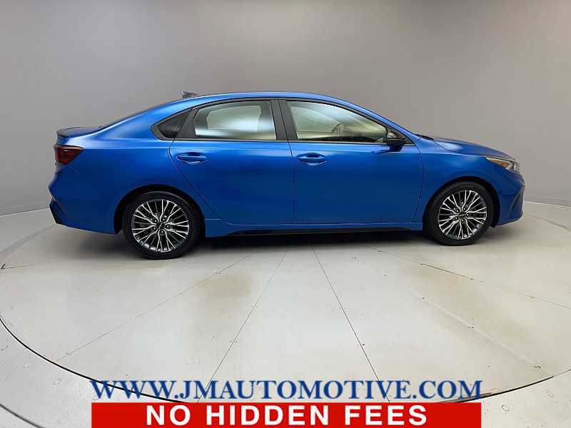 Used 2022 Kia Forte GT-Line w/ GT-Line Technology Package FWD image 6