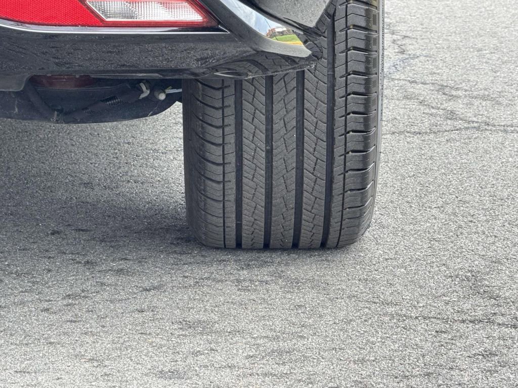 Used 2025 Cadillac Lyriq Luxury w/ Nappa Leather Package image 17