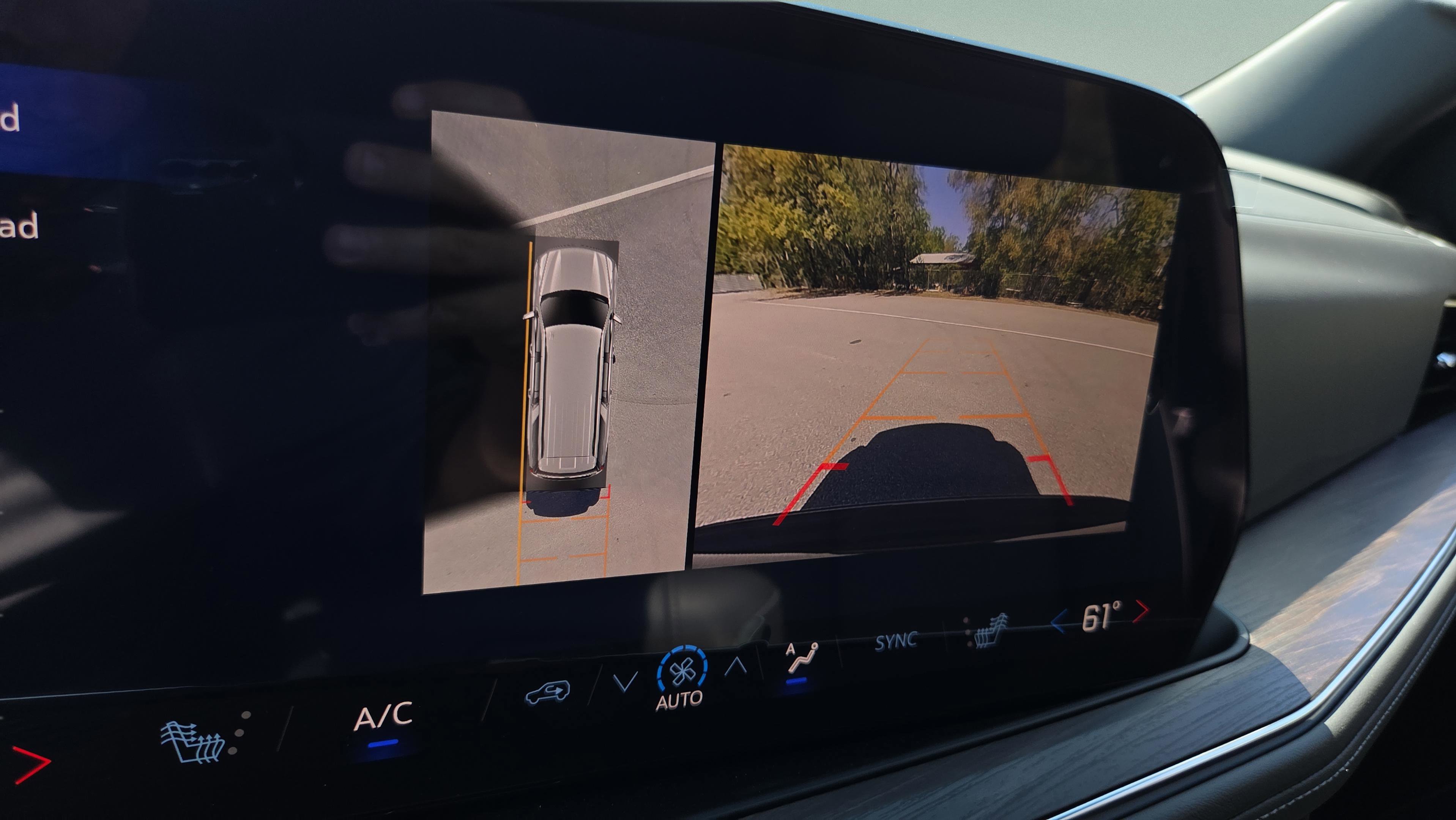 New 2026 Chevrolet Suburban Z71 w/ Z71 Off-Road Package image 24