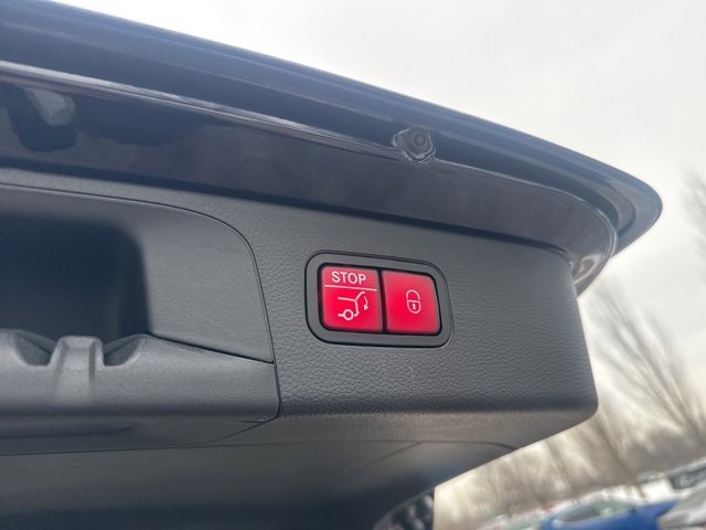 Used 2021 Mercedes-Benz GLC 300 4MATIC image 35