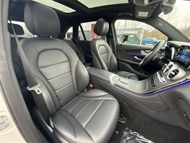Used 2021 Mercedes-Benz GLC 300 4MATIC image 24
