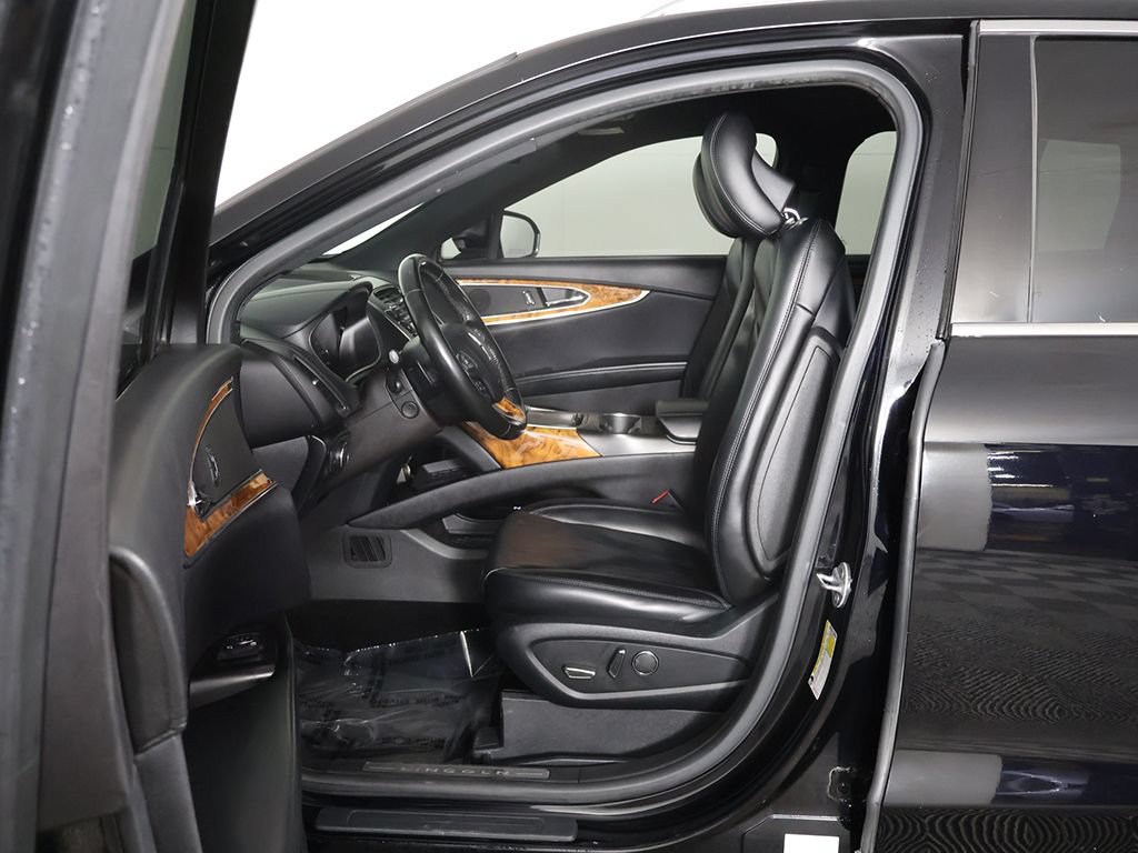 Used 2017 Lincoln MKX Select w/ Select Plus Package FWD image 31