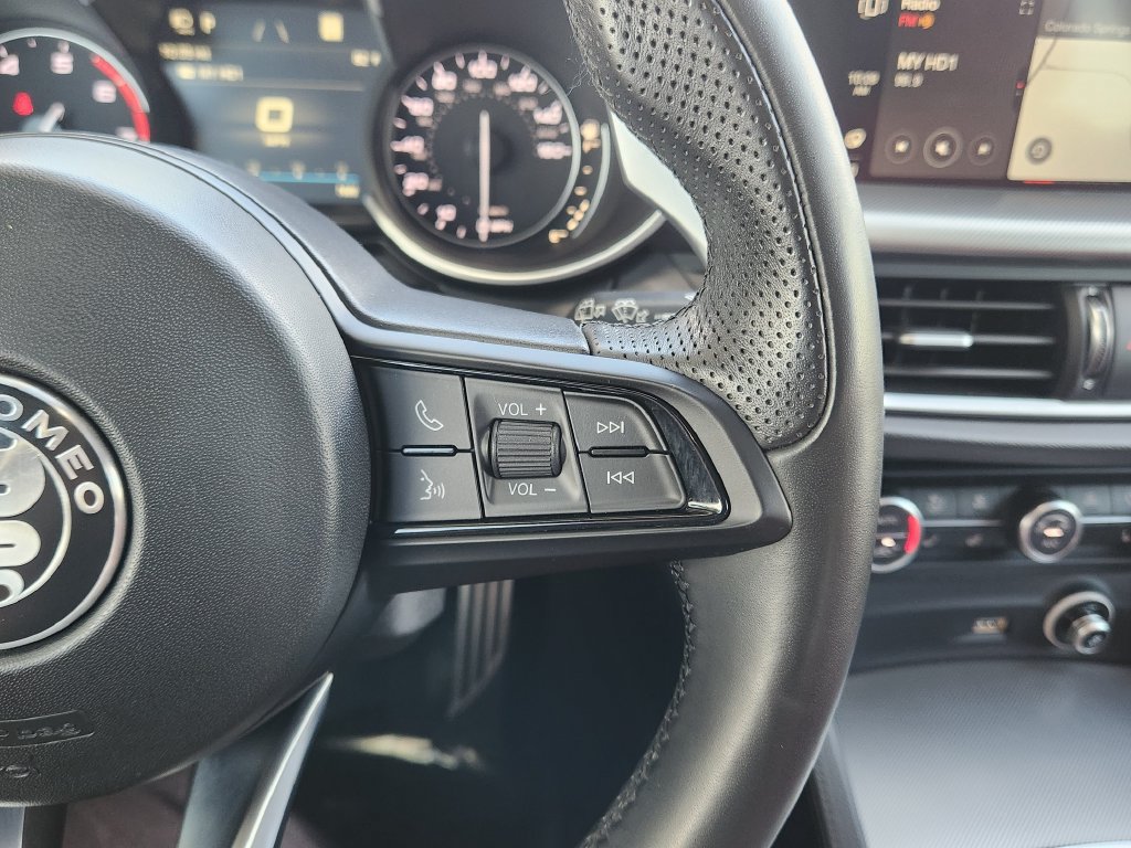 Used 2023 Alfa Romeo Stelvio Veloce AWD/4WD image 18