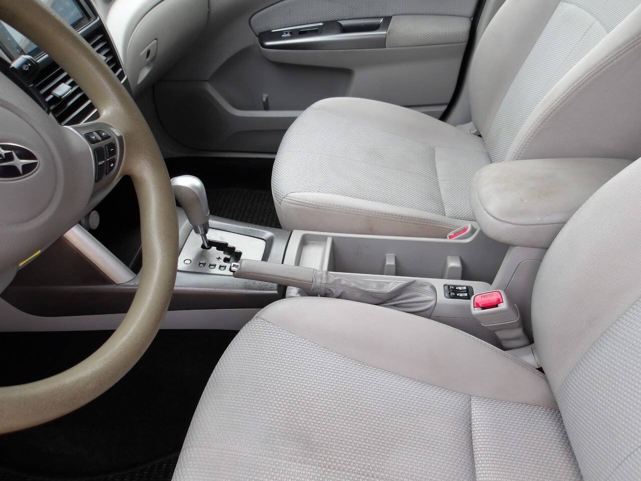 Used 2013 Subaru Forester 2.5X Premium w/ All-Weather Pkg AWD/4WD image 16