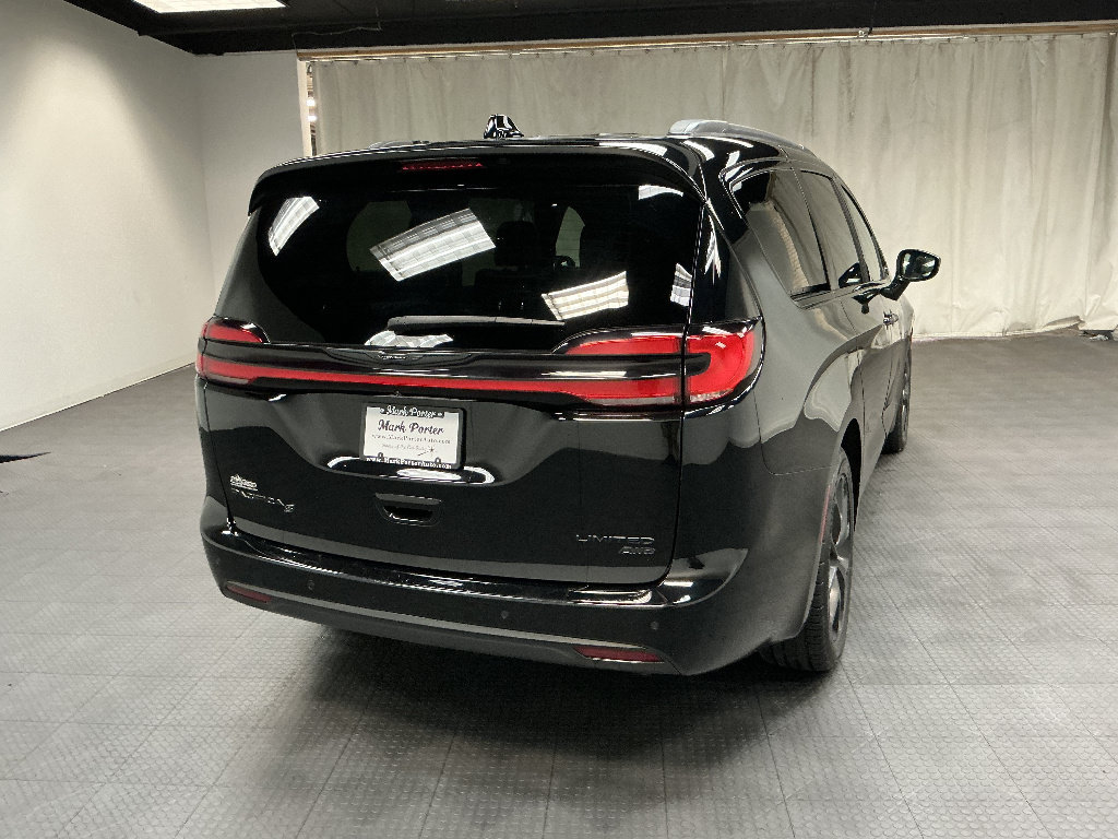 Used 2024 Chrysler Pacifica Limited w/ S Appearance Package AWD/4WD image 5