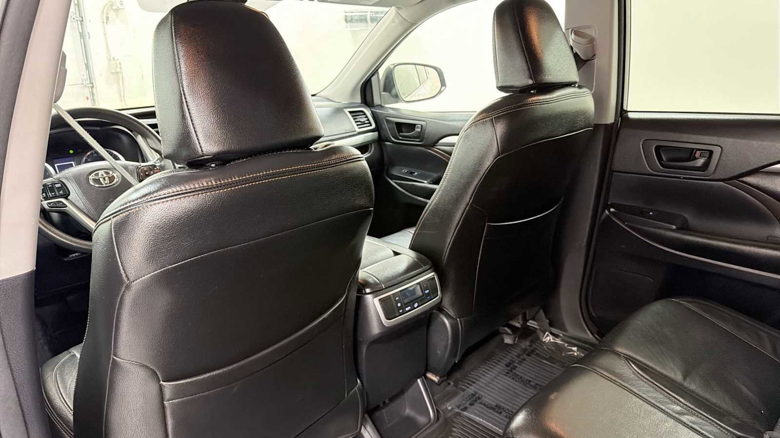 Certified 2017 Toyota Highlander LE AWD/4WD image 25